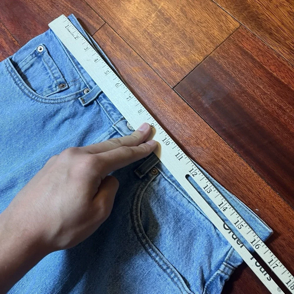 Vintage Levis Jeans Mens 33x32 550 Blue Relaxed Fit Denim Light Wash Y2K READ*